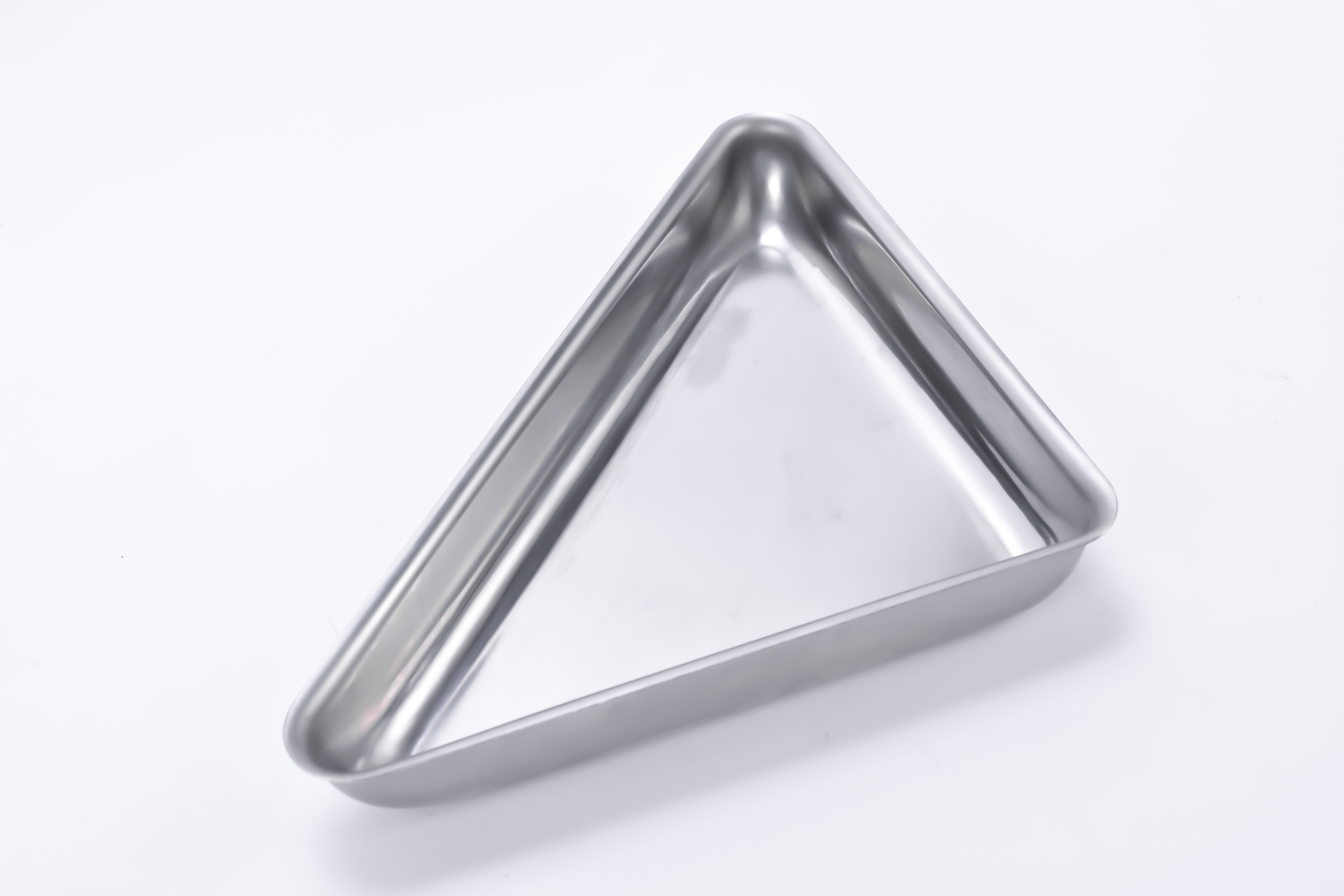 Triangular cake pan